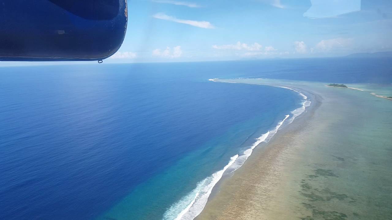 Landing at Gizo, Solomon Islands (Nusatupe Airport) - 2 May 2016