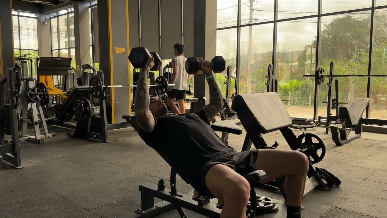 Pecho inclinado con mancuerna✅