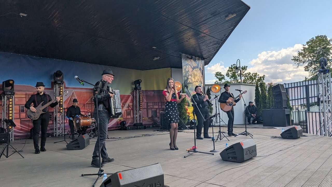 Świat nie jest taki zły  Powspominać dobrze jest Retro Swing   (COVER)