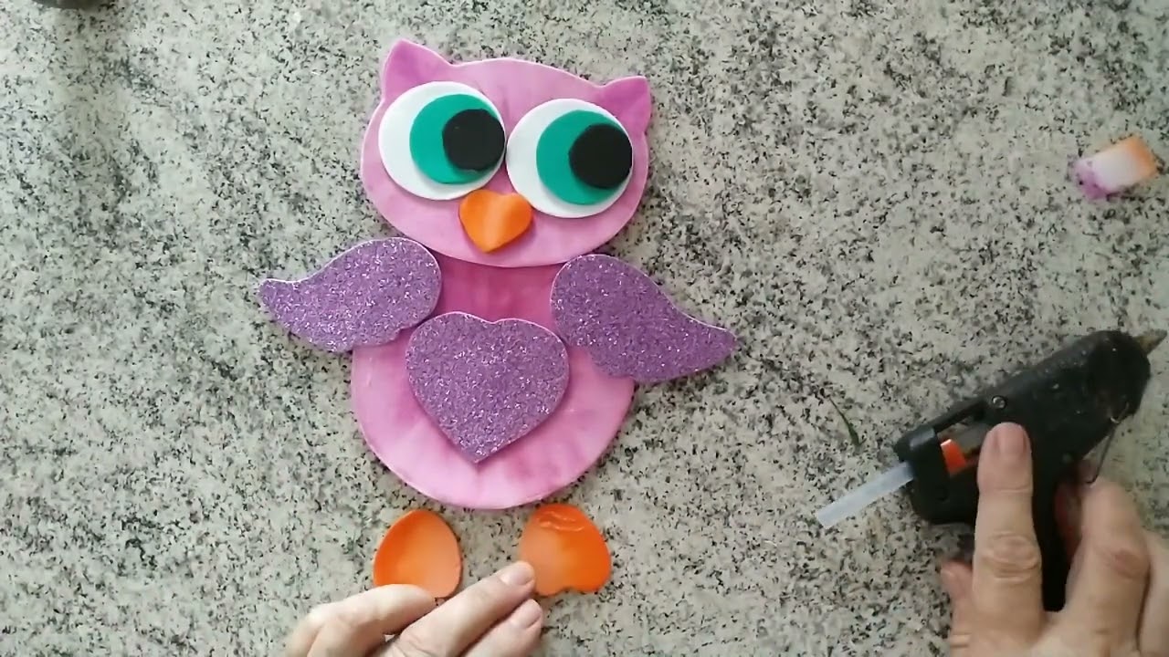 coruja em Eva pintada com esponja c-19