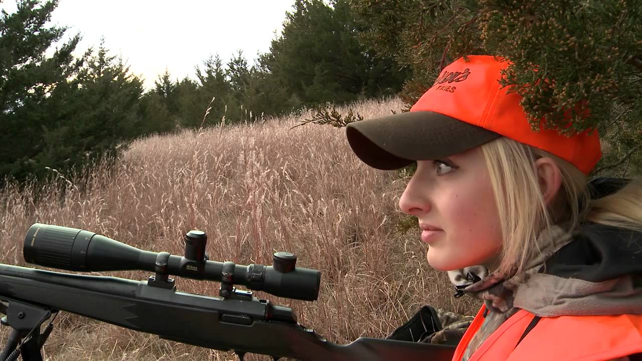 Episode 8 - Nebraska White-Tail Hunt Part 1  - TripleMAG