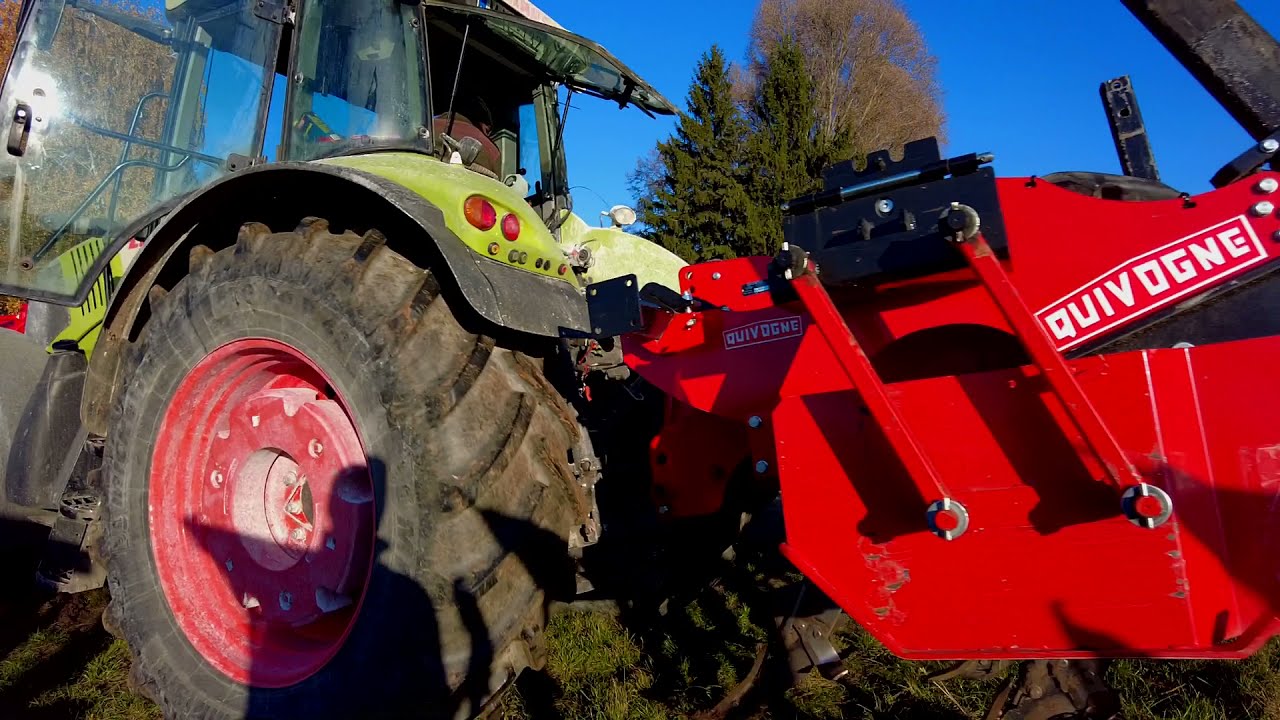 CLAAS Axion 820+fronttárcsa+ mélylazító őszi munkában