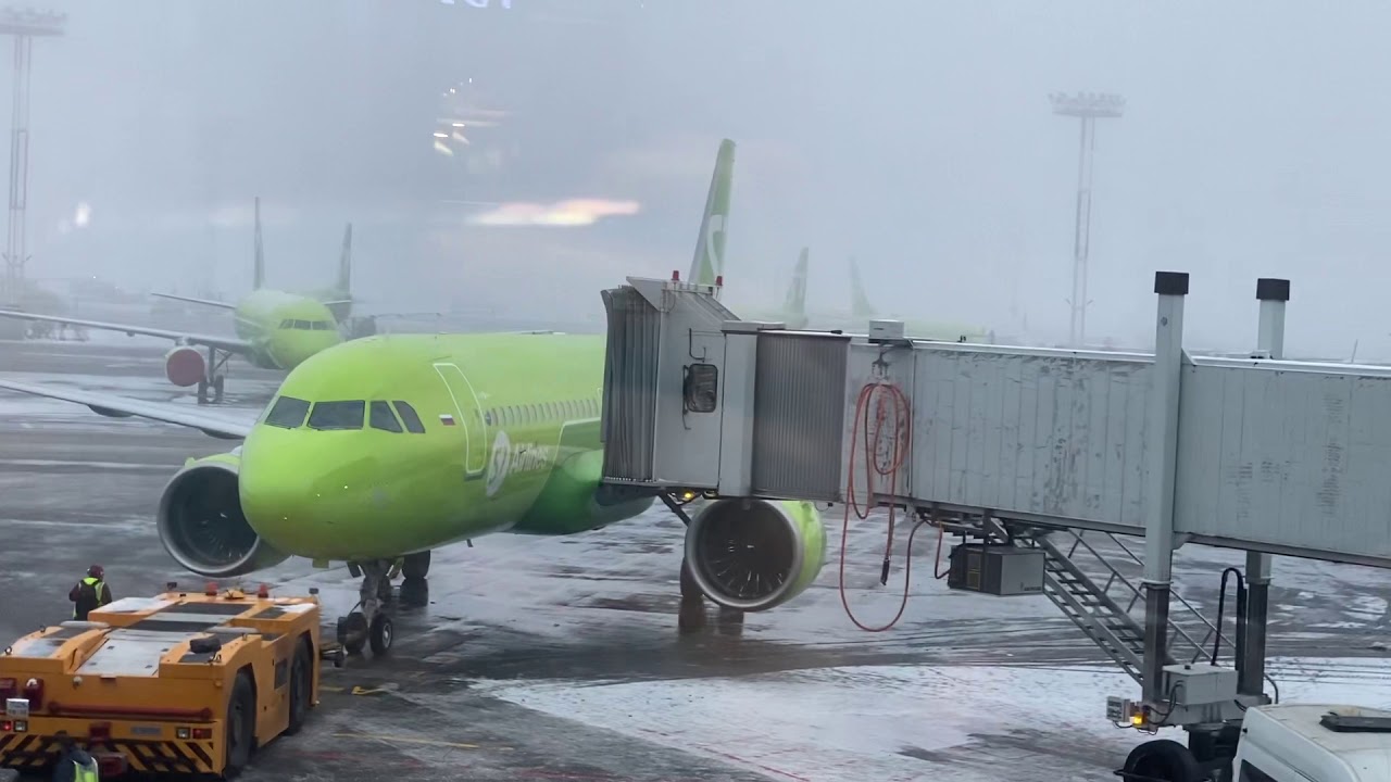 Буксировка!! Airbus A-320Neo А/К S7 airlines 