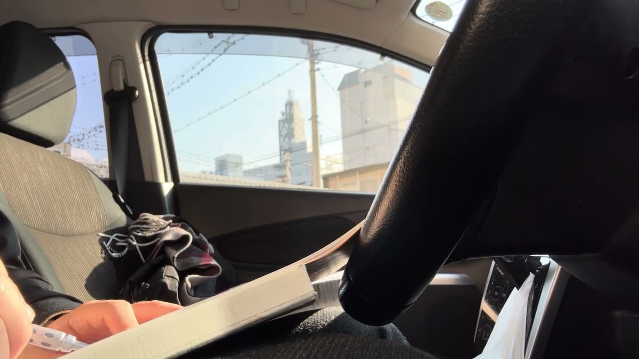 何かを表に出すということは、イタい行為。イタくない側にいたいのであれば、何も表現しないほうがよい。