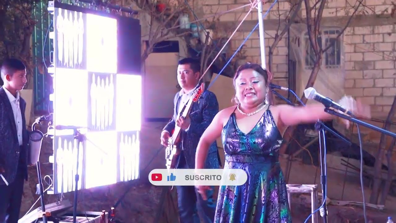 IMPRECIONANTE MANERA DE BAILAR Erika De Grupo Paynos de copanatoyac Guerrero