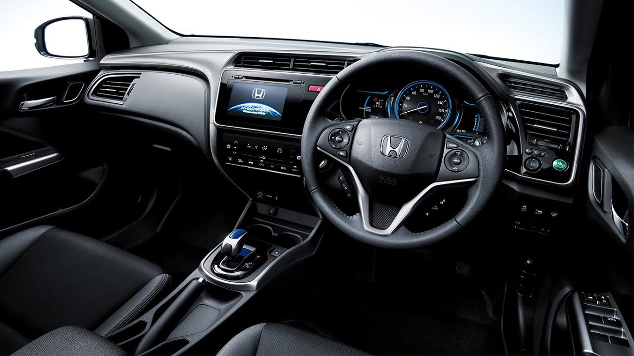 Honda Grace interior details