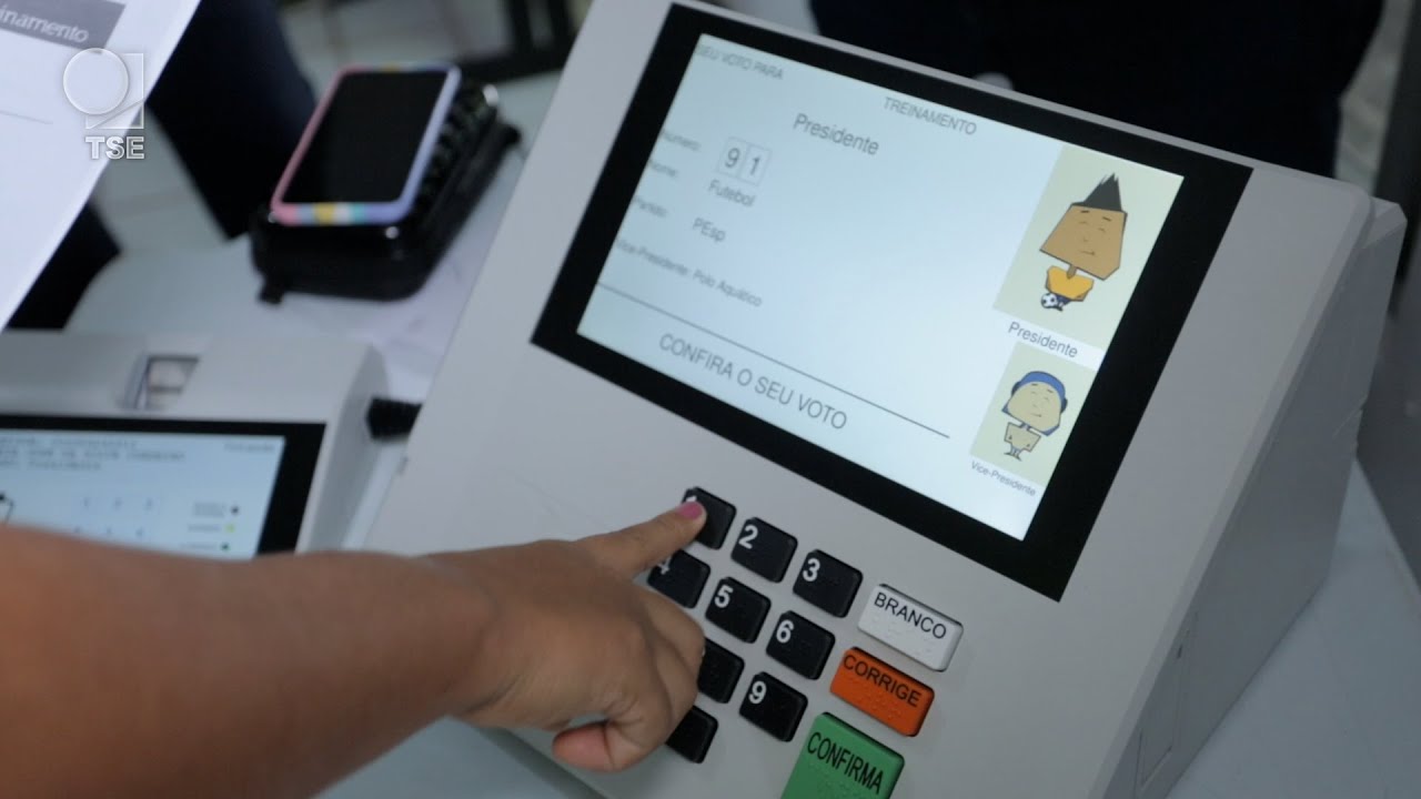 TRE-MA realiza eleição simulada com nova urna eletrônica