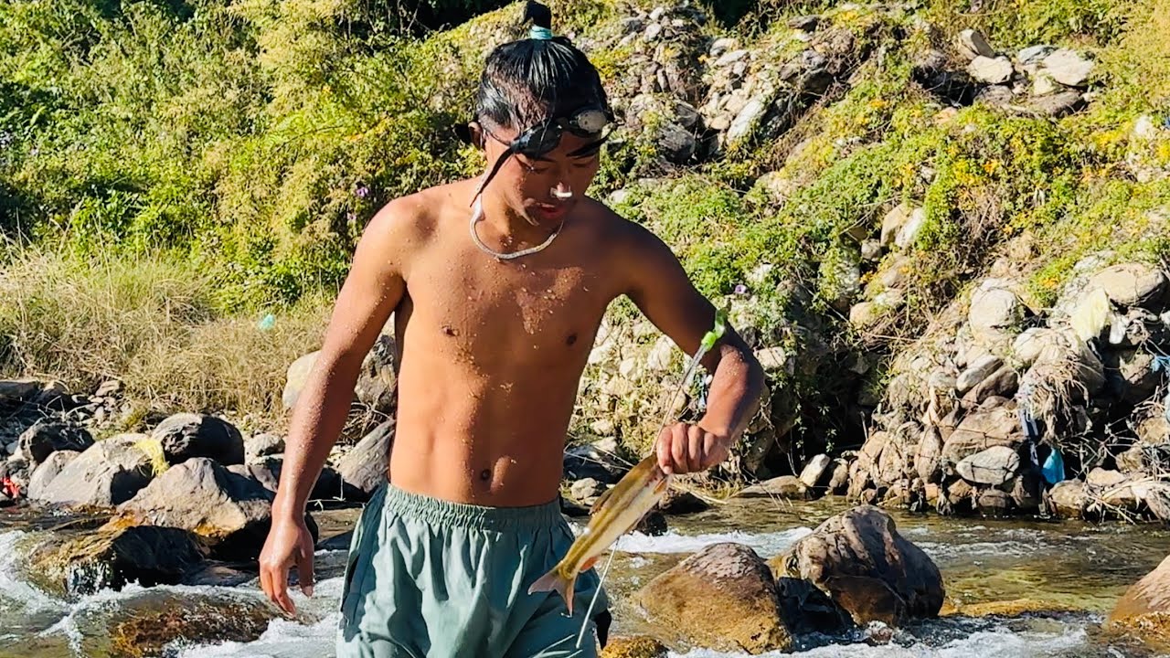 Spear Fishing in Nepal || Spearfishing in Aadhikhola || Syangja