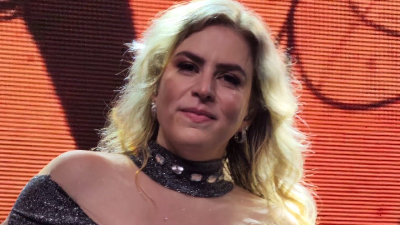 Luciana Do Rouge e Constrangida Por P&uacute;blico Em Show e Tem Melhor Rea&ccedil;&atilde;o