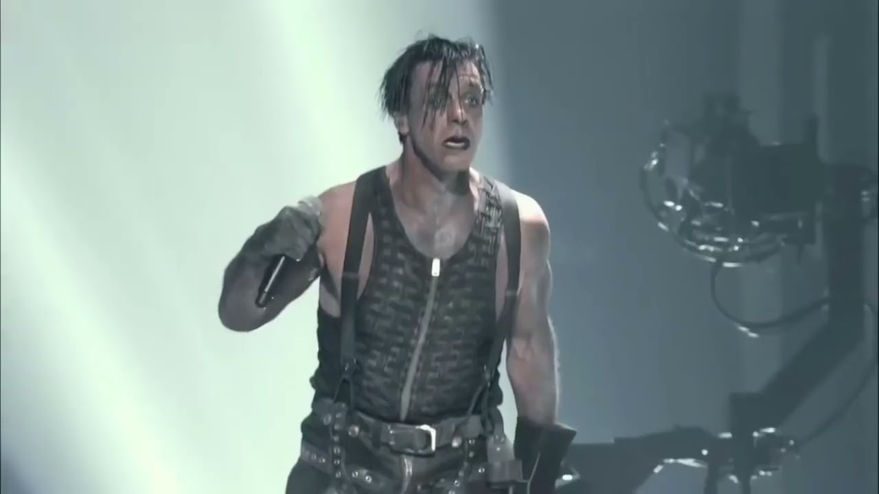 Rammstein - Ich Tu Dir Weh (Live in Amerika) [Subtitled in English]