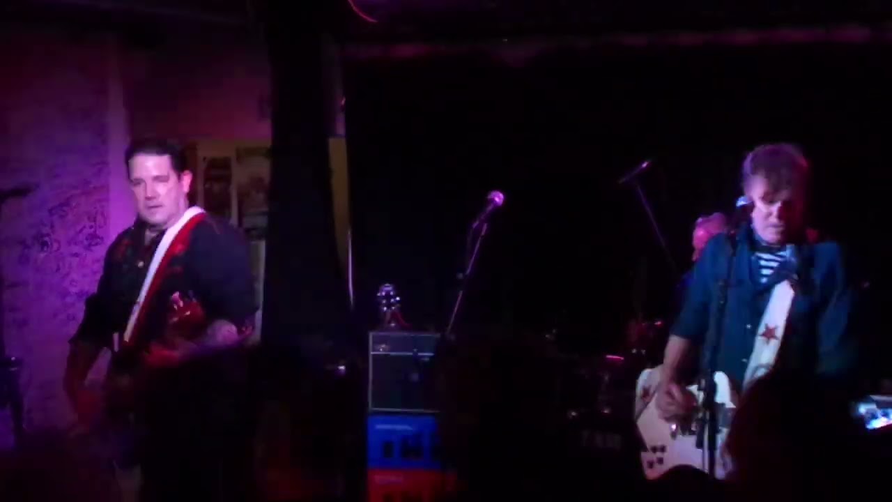 Thee Andrews Surfers - The new victor (live @ Djingel djangel)