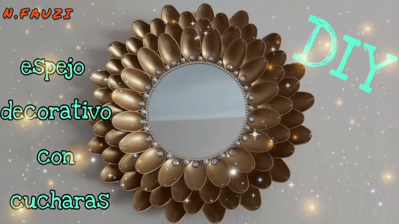 DIY. Espejo decorativo con cucharas desechables//how to make a mirror with plastic spoons
