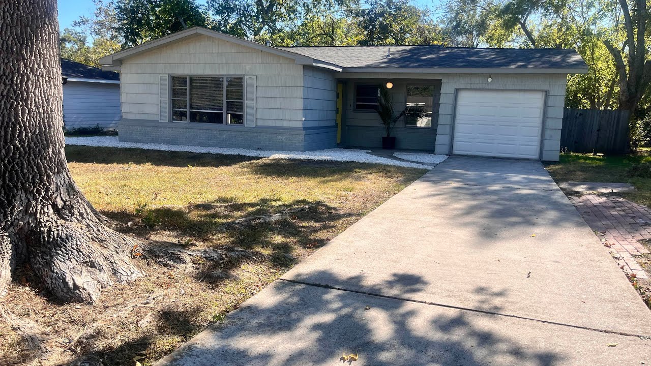 225 Lakewood Drive Baytown, Texas 77520