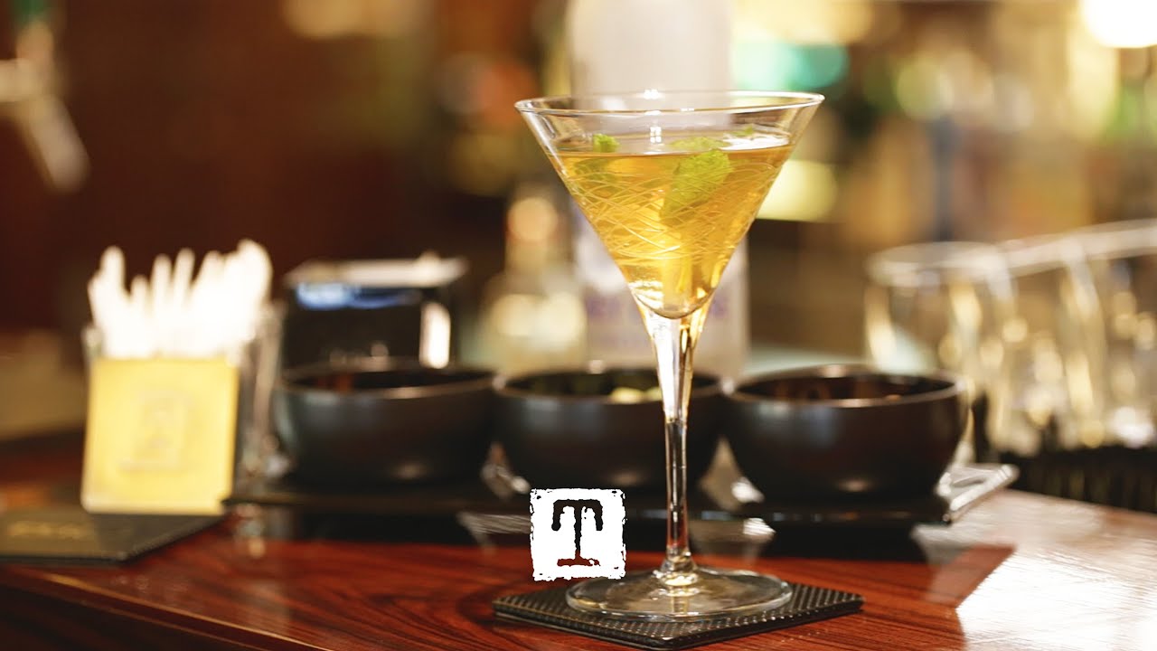 Lapsang Martini Tea Cocktail ft. Lapsang Souchong at Mandarin Oriental Geneva   #TealeavesMixology