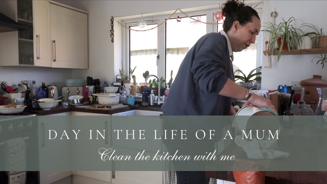 DITL - Clean the kitchen with me