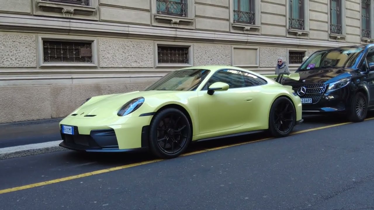 Sunday morning at Piazza Affari, Milano (F12TDF, speedster, 8C competizion, ...)