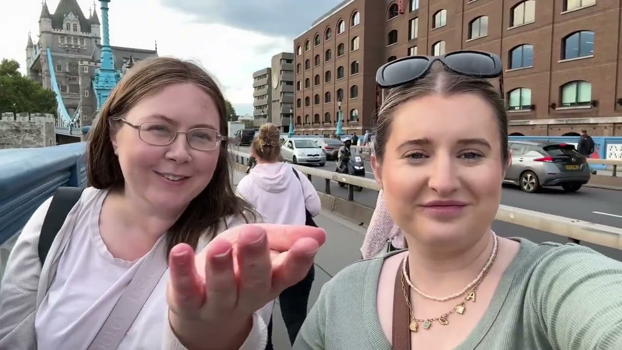 My 1st vlog!! Travel to London to meet up with new & old friends from flying the nest expeditions 🌏✨