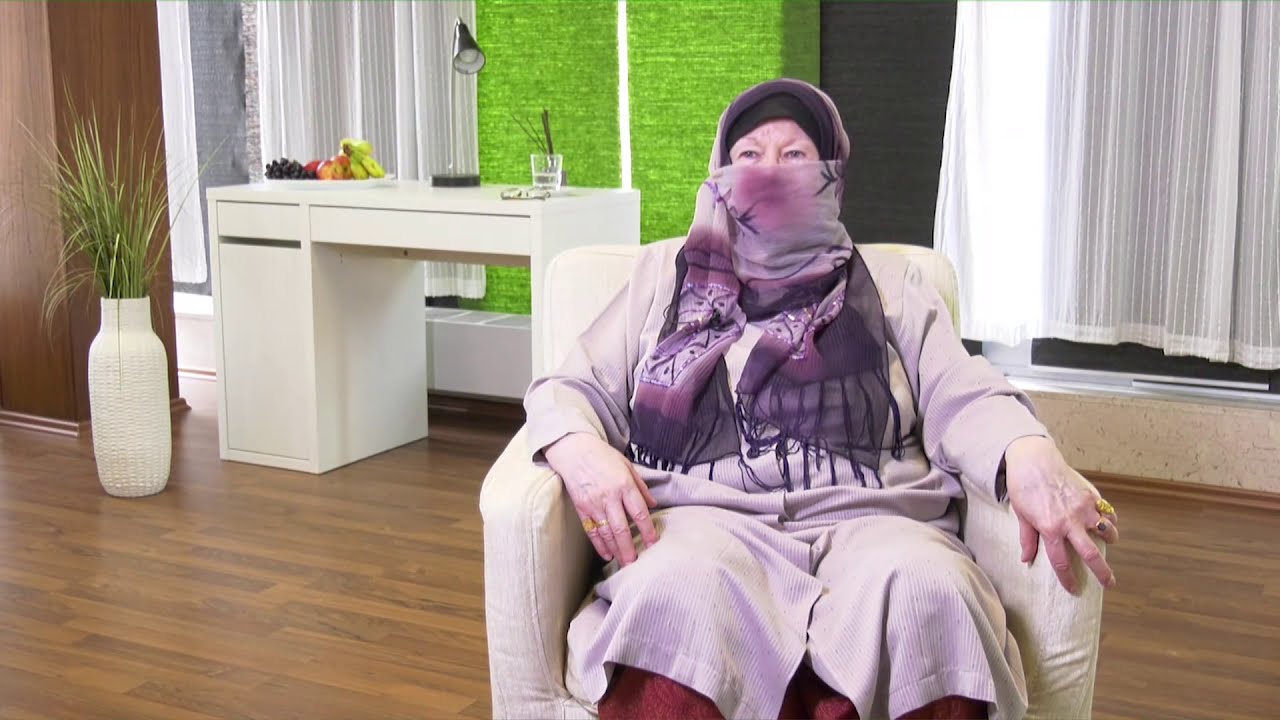 My way to Islam | Nayla Olivia Sahiba & Dr. Qanita Sahiba | Jalsa Salana Germany 2019