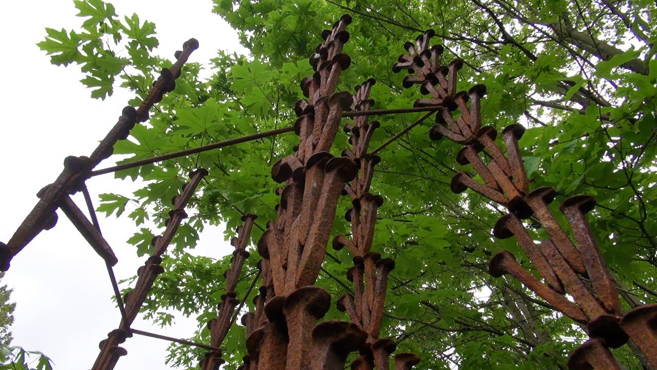 Kirkland TV: Currently Kirkland - #262 - Railroad Spike Art on the Cross Kirkland Corridor