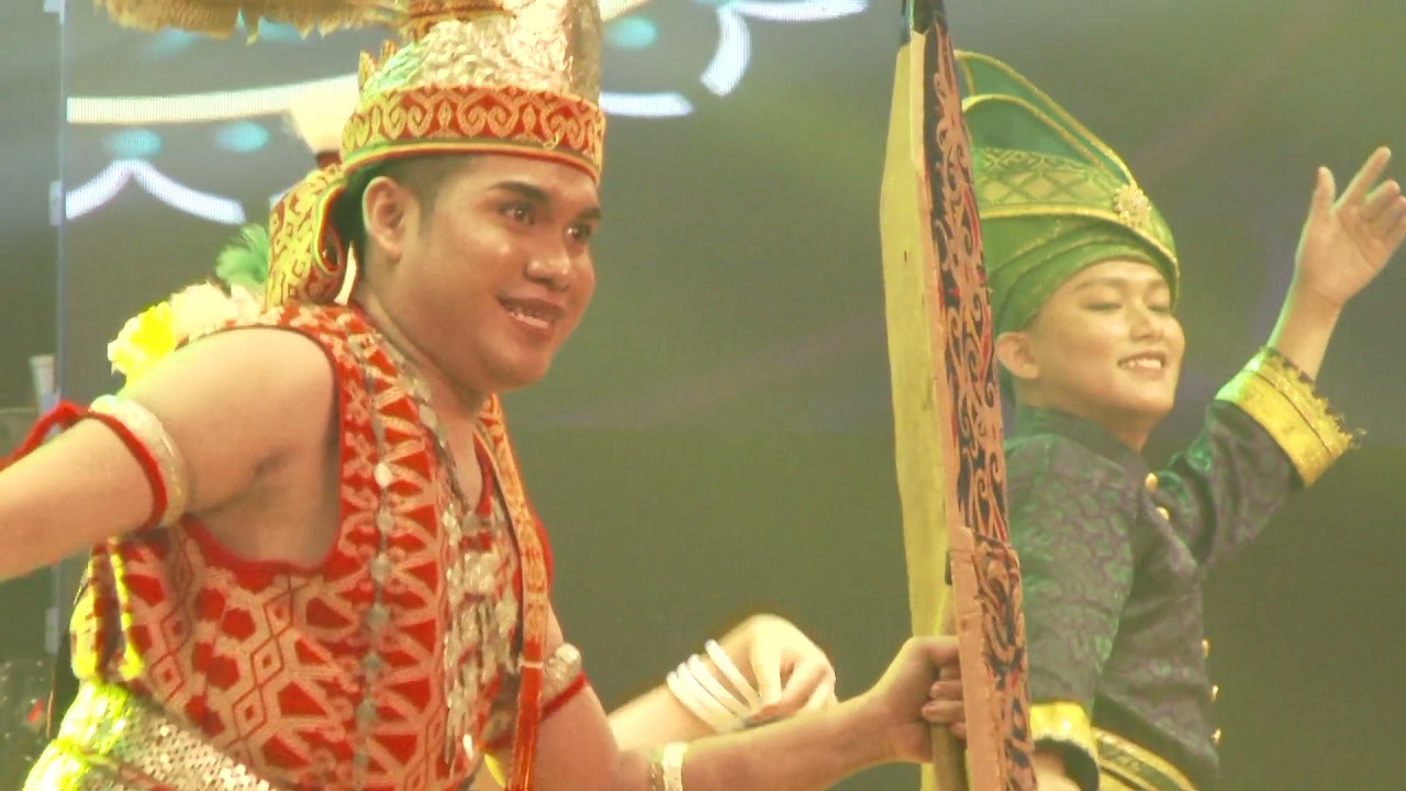 Persembahan Hebat Tarian Keluarga Malaysia