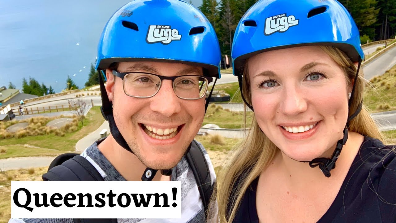 Квинстаун, Новая Зеландия: Fergburger, ресторан и санная трасса Stratosfare в Skyline Queenstown,...