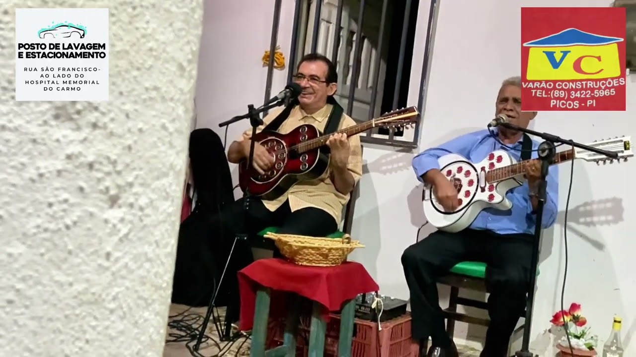 Poetas Barrazul e Francion da Silva cantam um leve desafio