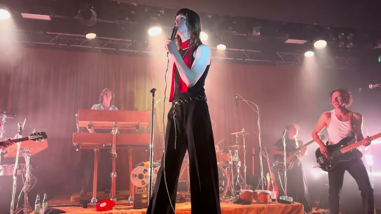 (HD) Blossoms - There’s A Reason Why (I Never Returned Your Calls) LIVE IN NOTTINGHAM