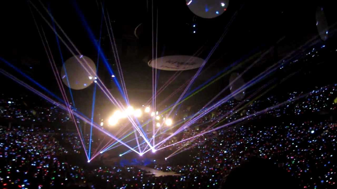 Coldplay Vancouver 4/21/2012 Mylo Xyloto Tour - opening Xylobands light up arena
