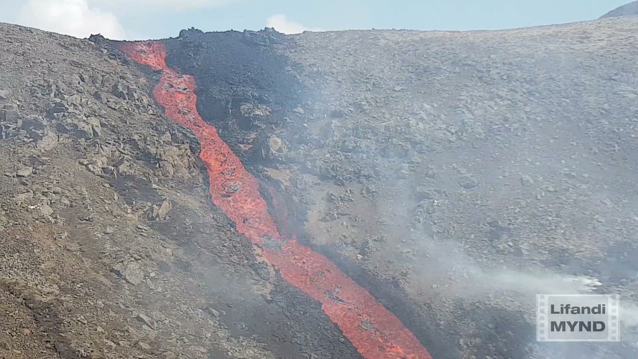 Iceland volcano - The new big lavafall in Nátthagi Fagradalsfjall