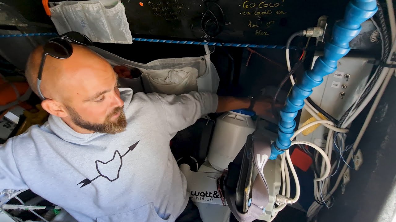 How to live on a Mini650 sailboat