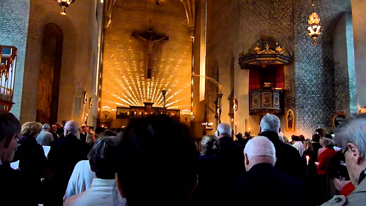 Procession och Bereden väg på 1 advent i Högalids kyrka