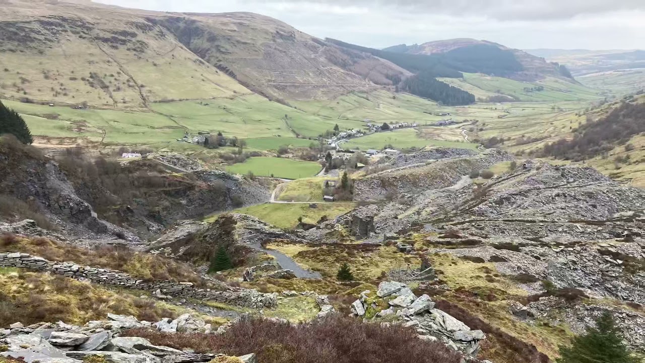 O Cwm Penmachno i Blaenau Ffestiniog.