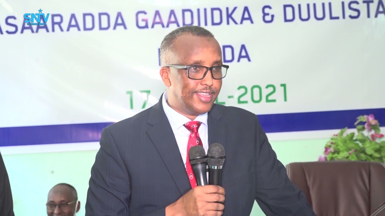 Wasiirka cusub ee Wasaaradda Gaadiidka iyo Duulista Hawada oo maanta la wareegay xilka.