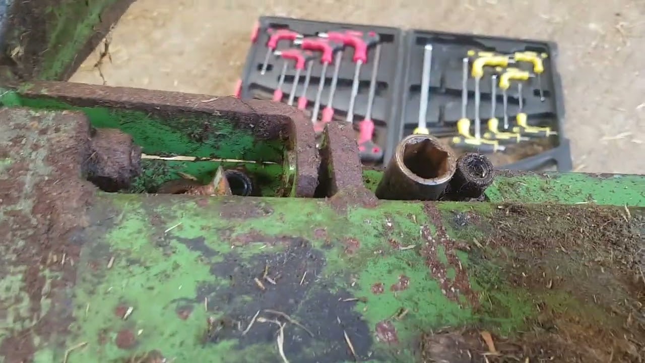 Replacing skids on Krone AM 243