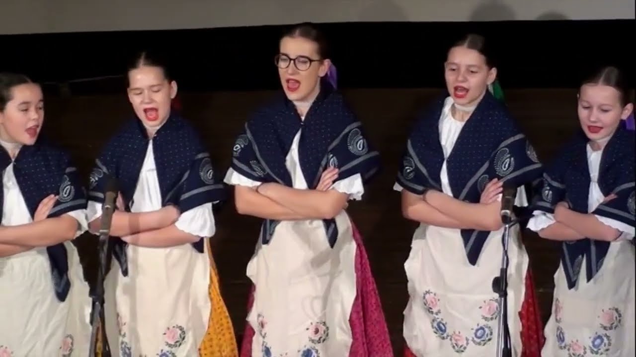 DFS ŠARIŠANČEK - Daľi sce me mamko / Bože bože / Ej, pada dišč