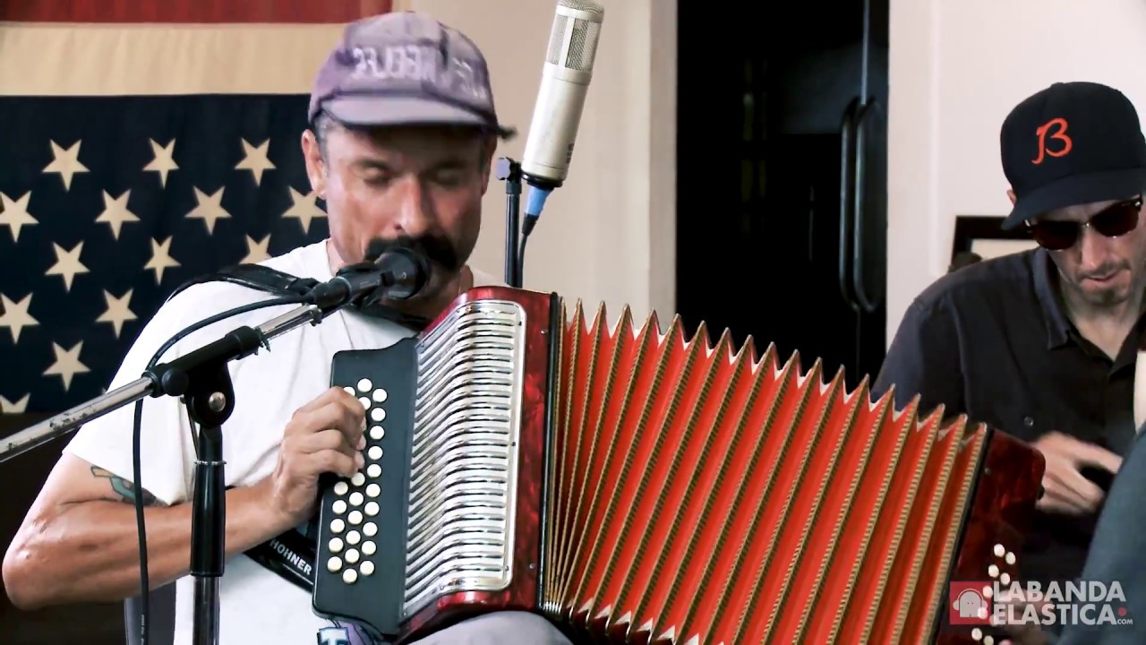 Very Be Careful | Cumbia y vallenato a full - En Los Angeles!