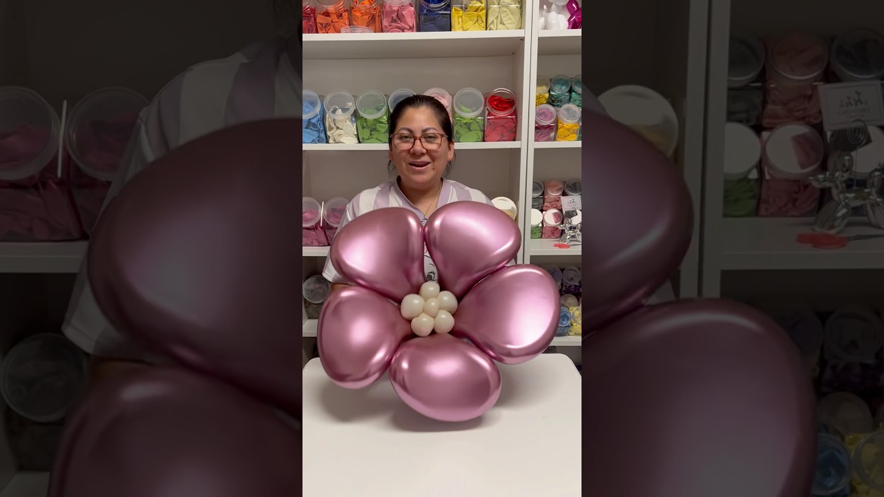 Una flor con globo #tipsparaemprender #balloons #globos #partydecorations #gabystips #balloondecor