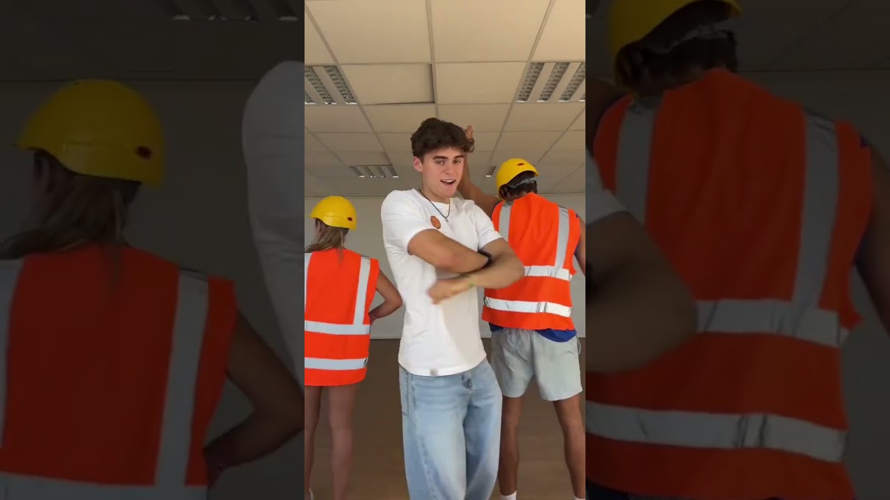 Qui a le meilleur d&eacute;hanch&eacute; ? @LaGroupiedAlana #shorts #youtubeshorts #trending #dance #shortvideo