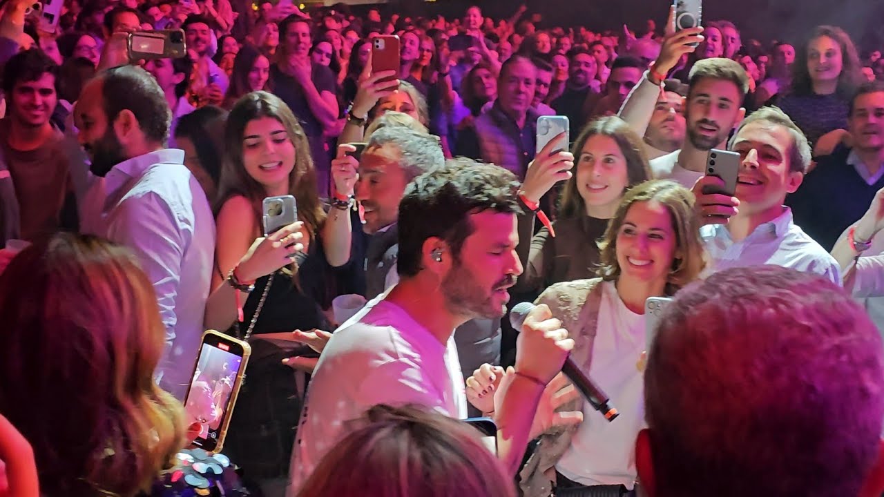 TABURETE - Mariposas (Starlite Christmas Madrid 2024) 4K