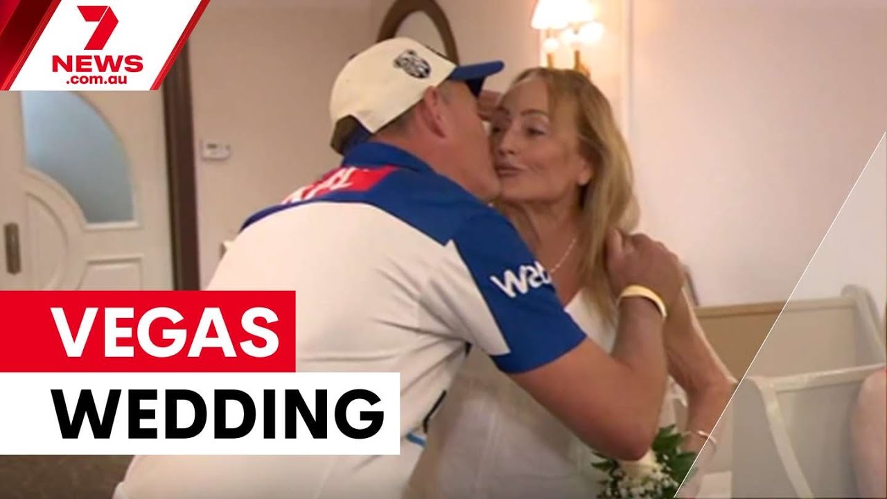 Rugby league fans celebrate in Vegas with Elvis wedding | 7NEWS