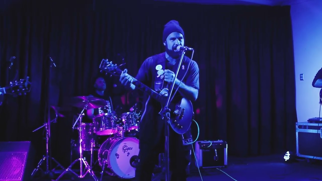 Bender Bucowski - Destruyendo El Truco (En Vivo Sala Los Leones)