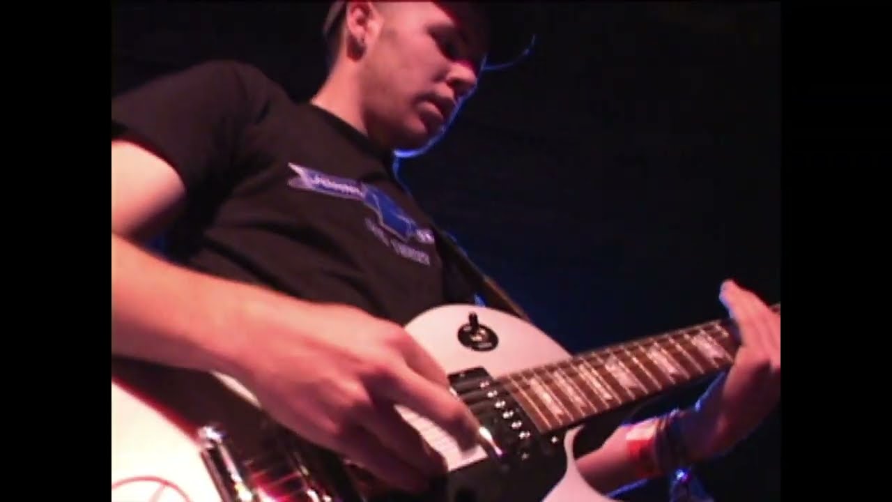 On Broken Wings - I Do My Crosswords in Pen (Live - Eulogy / Alveran 2003 DVD)
