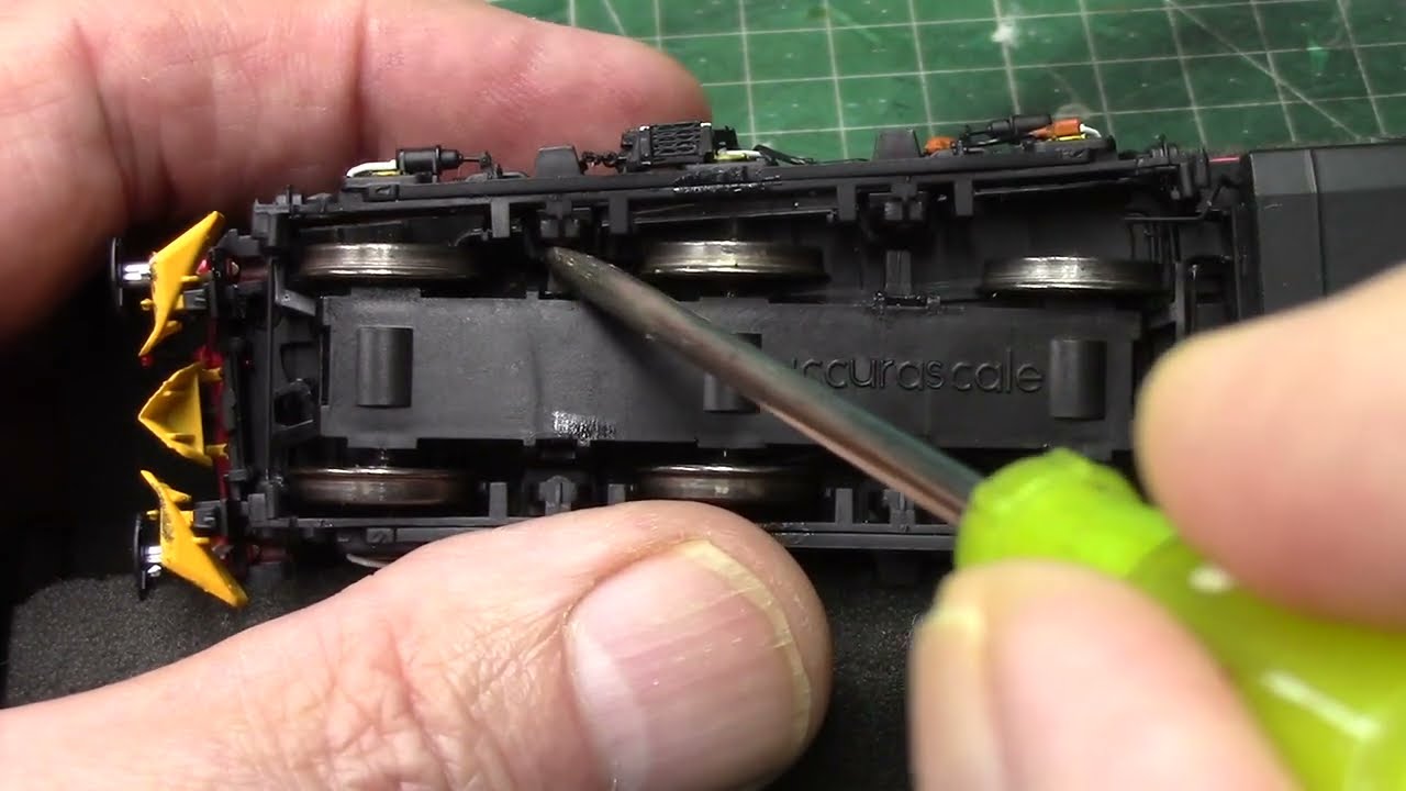 Accurascale 37 bogie strip down