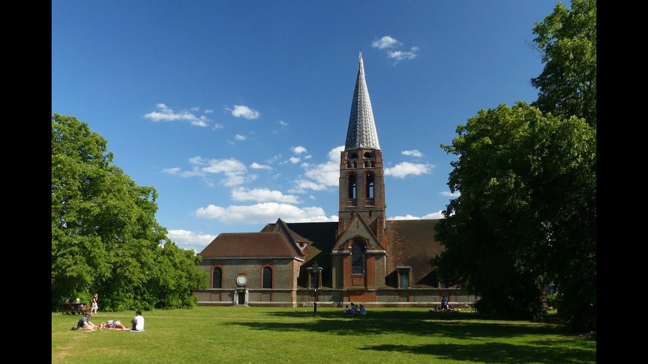 A Walk Through Hampstead Garden Suburb