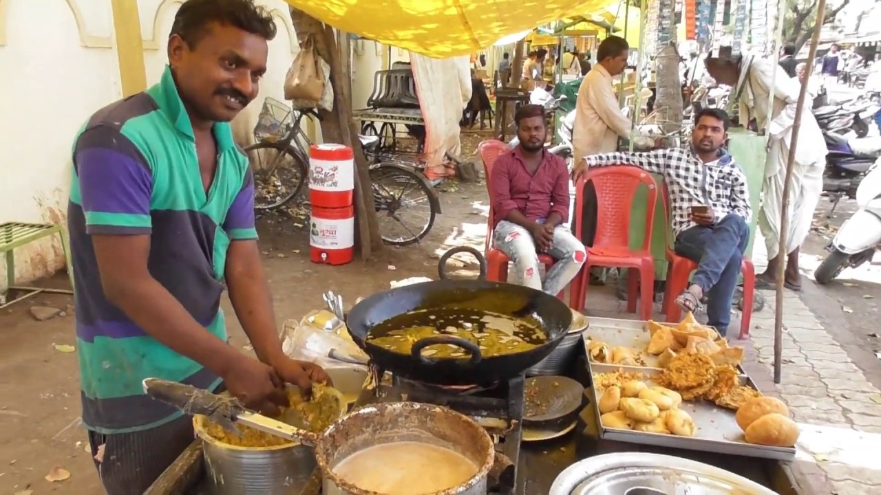 Happy Seller in Yatavmal Maharashtra Street - Best Breakfast - Moong Dal Vada @ 10 rs Plate