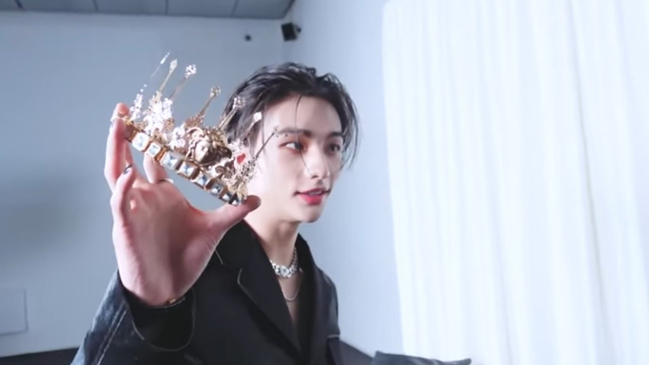 فلوق هيونجين  مترجم  في ميلانو 💕 عرض فيرساتشي🥺Hyunjin's Versace Vlog