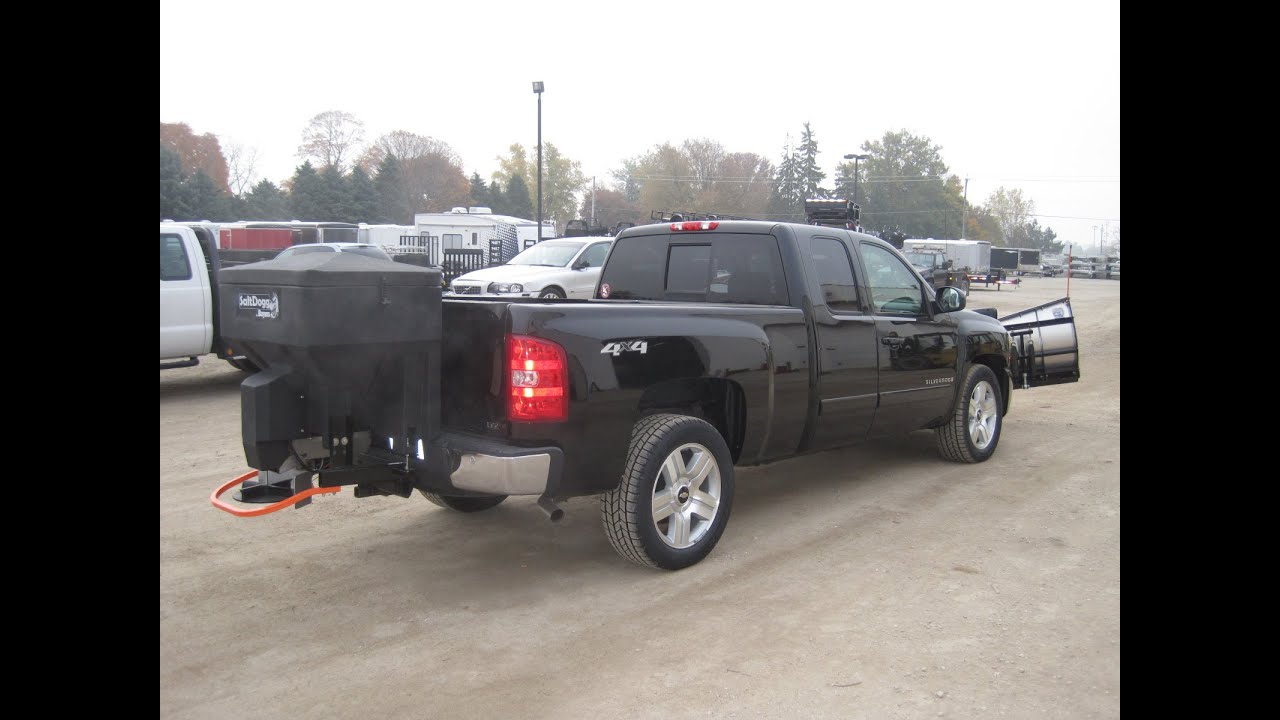SnowDogg MD75 V plow and Receiver hitch tailgate Saltdogg salt spreader w/auger!