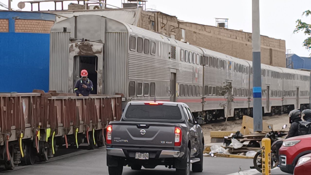 GE C41-8W #1037 (Nippon Sharyo Ex CALTRAIN) JT26W-2B #702