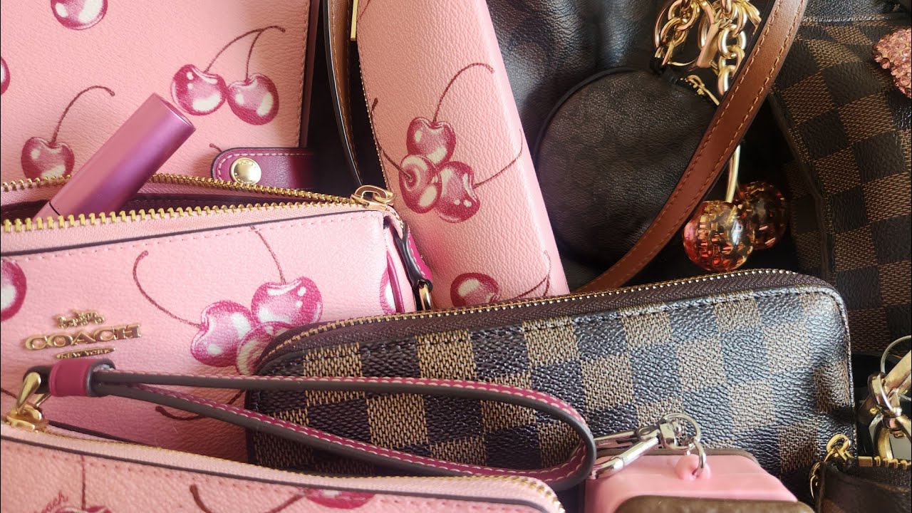 What's in my bag | Coach City Tote | 🍒🍫🤎🍒🤎🍫