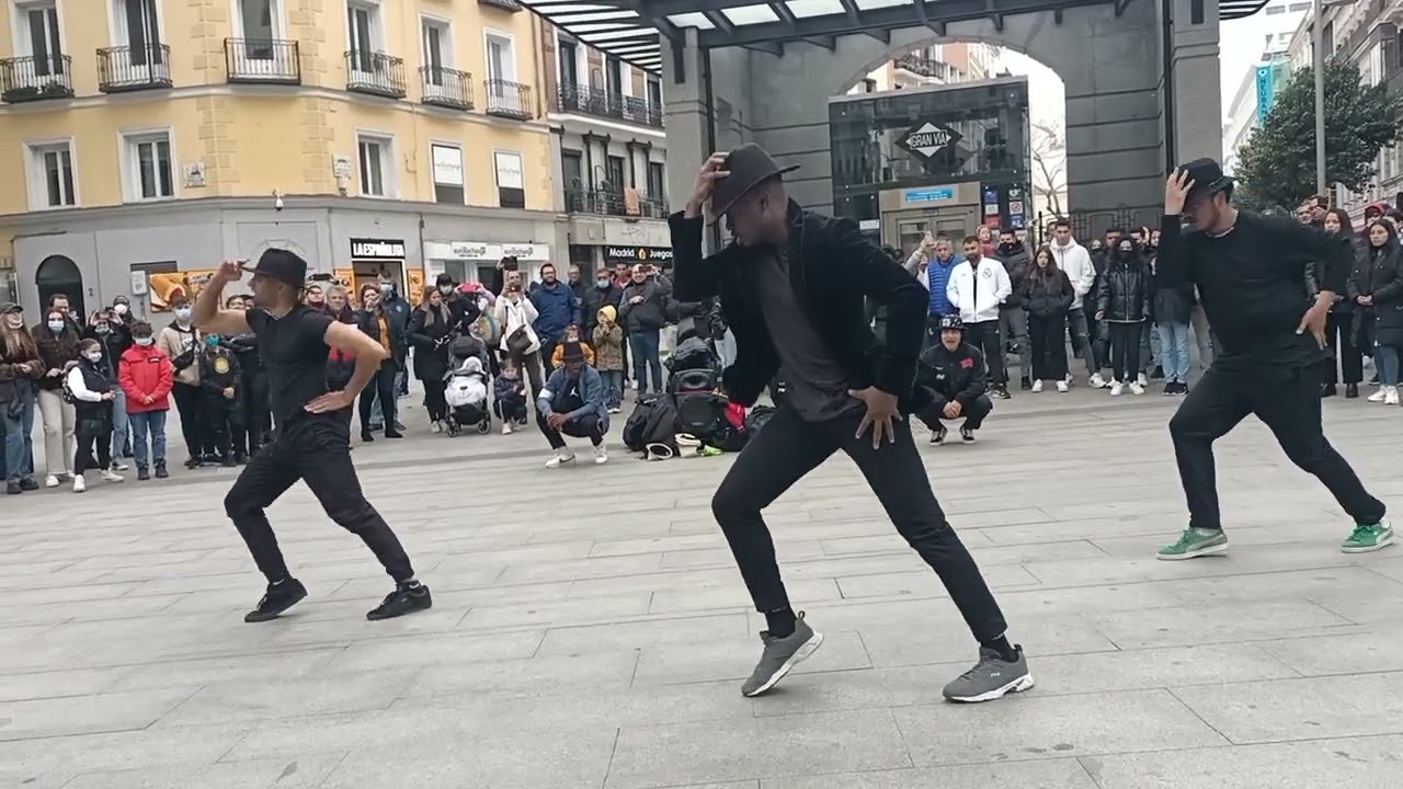Michael Jackson. Artistas Callejeros. Gran Vía Madrid 🇪🇦 @jairotvcali